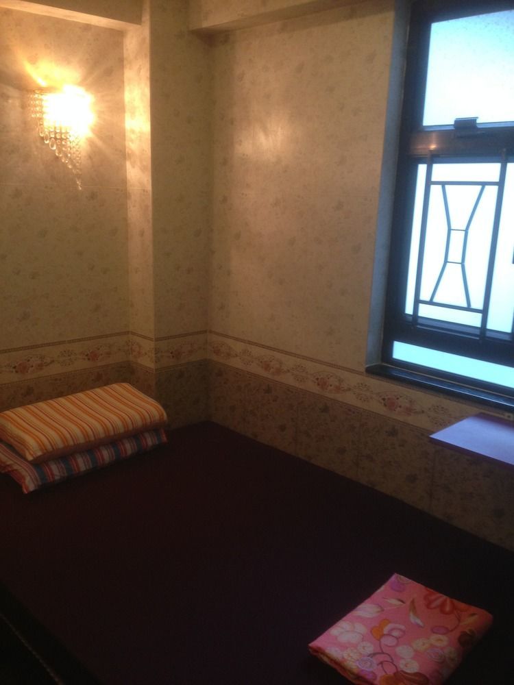 הונג קונג Kowloon Youth Village Tsim Sha Tsui 九龙青年公寓 מראה חיצוני תמונה