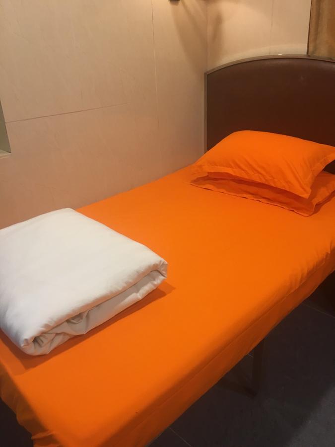 הונג קונג Kowloon Youth Village Tsim Sha Tsui 九龙青年公寓 מראה חיצוני תמונה